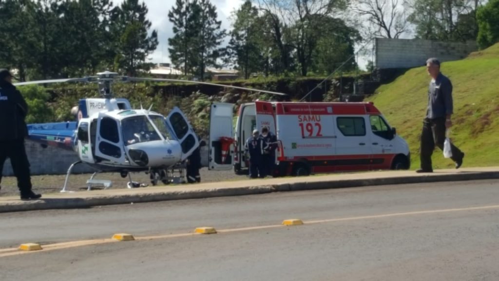 Helicóptero conclui transferência de mulher vítima de queimaduras Imagem referente a Helicóptero conclui transferência de mulher vítima de queimaduras