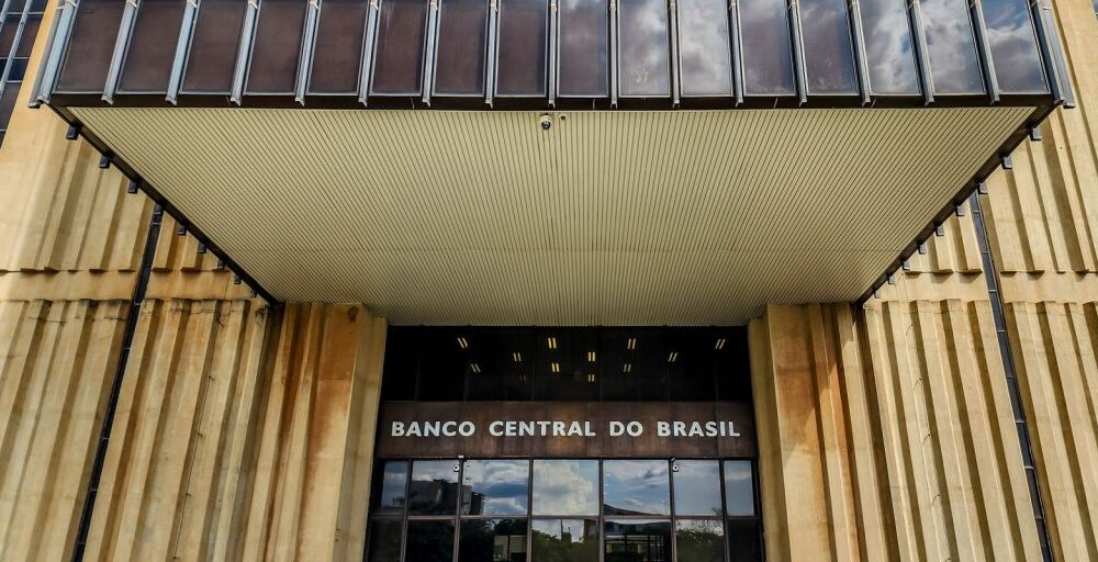 Mercado eleva previsão da inflação para 5,04% este ano Imagem referente a Mercado eleva previsão da inflação para 5,04% este ano