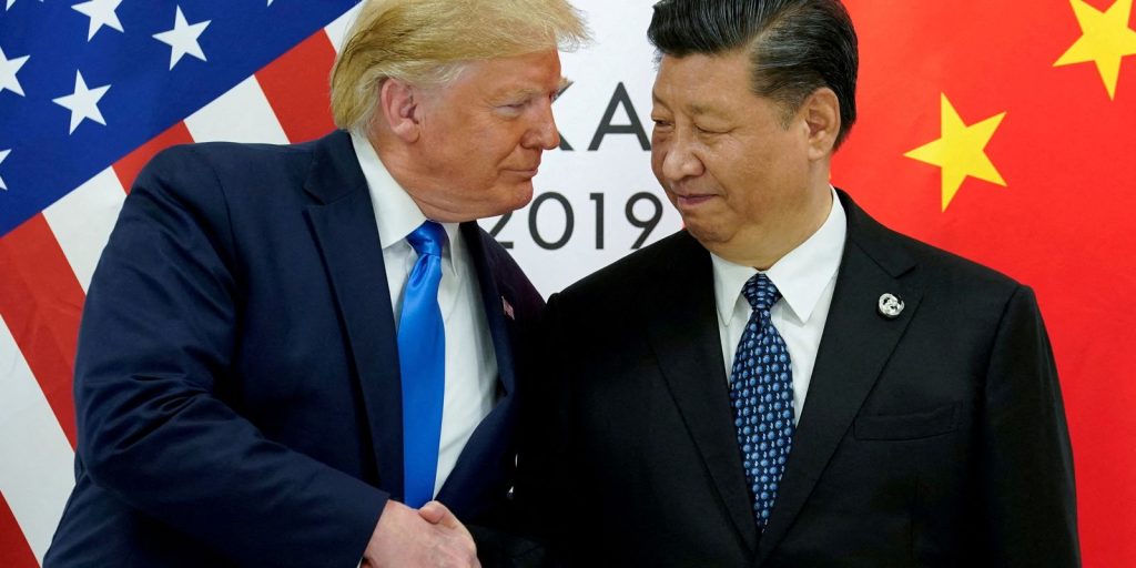 Trump visita Xi Jinping na China em meio ao atoleiro da guerra no Irã Imagem referente a Trump visita Xi Jinping na China em meio ao atoleiro da guerra no Irã