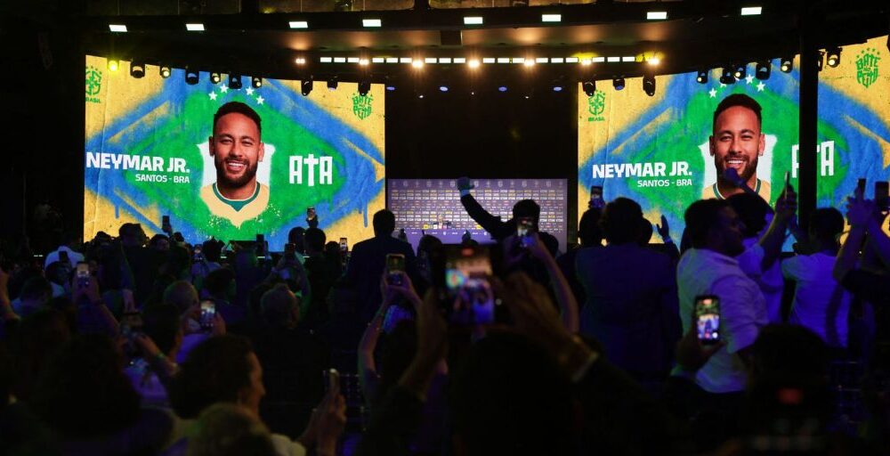 Neymar não treina em apresentação e preocupa a duas semanas da Copa Imagem referente a Neymar não treina em apresentação e preocupa a duas semanas da Copa
