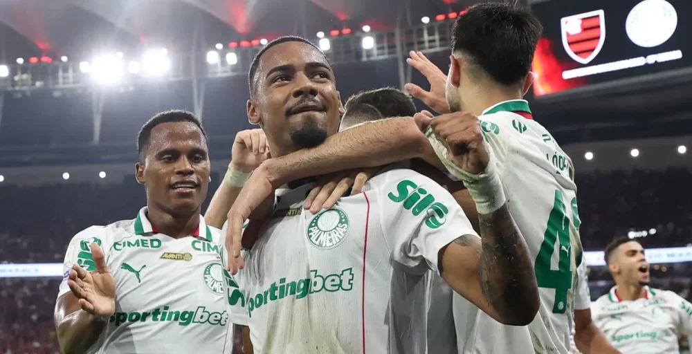 Palmeiras derrota Fla e amplia vantagem na liderança do Brasileiro Imagem referente a Palmeiras derrota Fla e amplia vantagem na liderança do Brasileiro