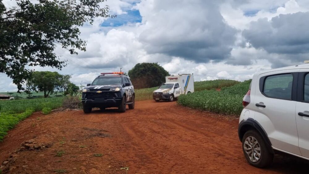 Após dias sem conseguir falar com irmão, homem vai até comunidade rural e encontra parente morto Imagem referente a Após dias sem conseguir falar com irmão, homem vai até comunidade rural e encontra parente morto