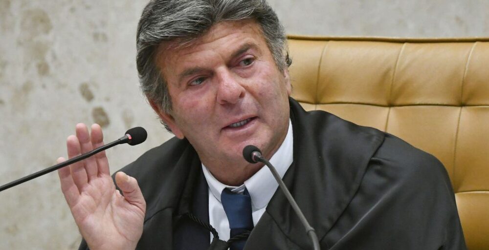 Fux vota para manter presos pai e primo de Vorcaro Imagem referente a Fux vota para manter presos pai e primo de Vorcaro