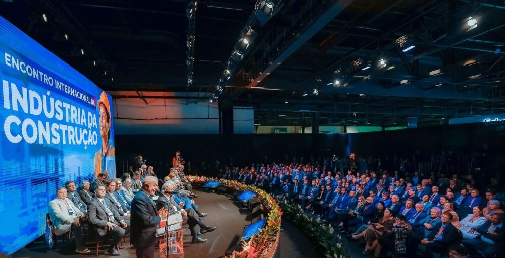 Lula sinaliza apoio a setores para redução da jornada 6×1 Imagem referente a Lula sinaliza apoio a setores para redução da jornada 6×1