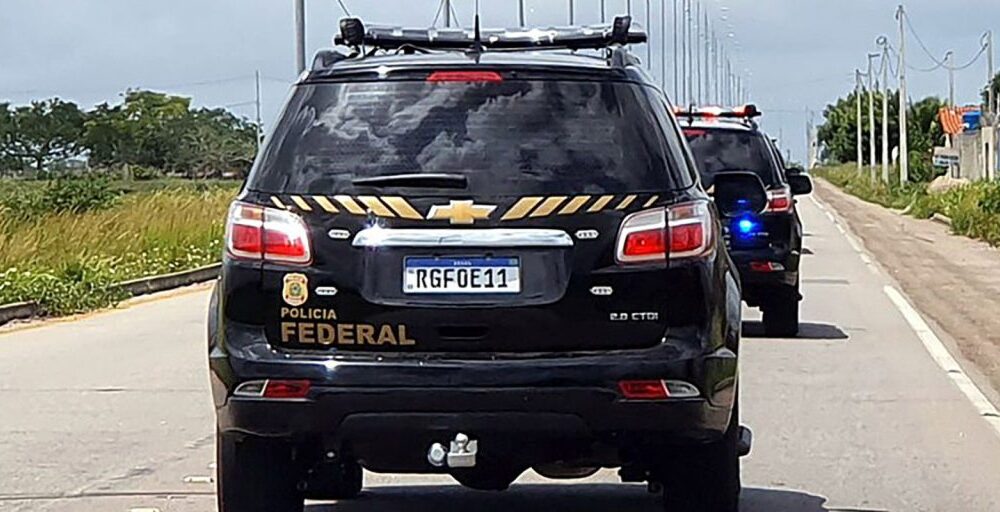 PF combate tráfico internacional de drogas em 10 cidades catarinenses Imagem referente a PF combate tráfico internacional de drogas em 10 cidades catarinenses
