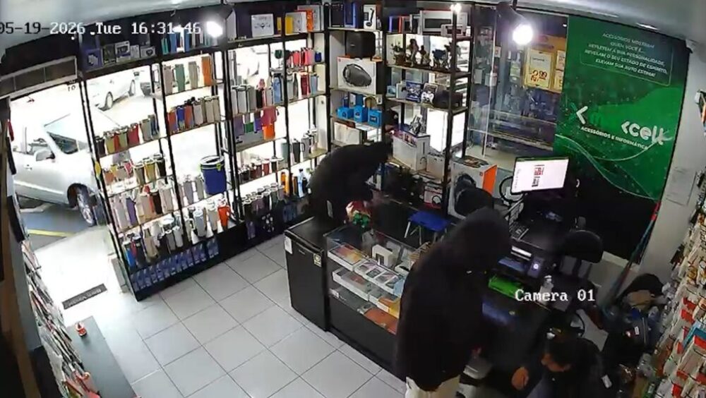 Vídeo mostra ladrões realizando assalto em loja de eletrônicos em Cascavel Imagem referente a Vídeo mostra ladrões realizando assalto em loja de eletrônicos em Cascavel