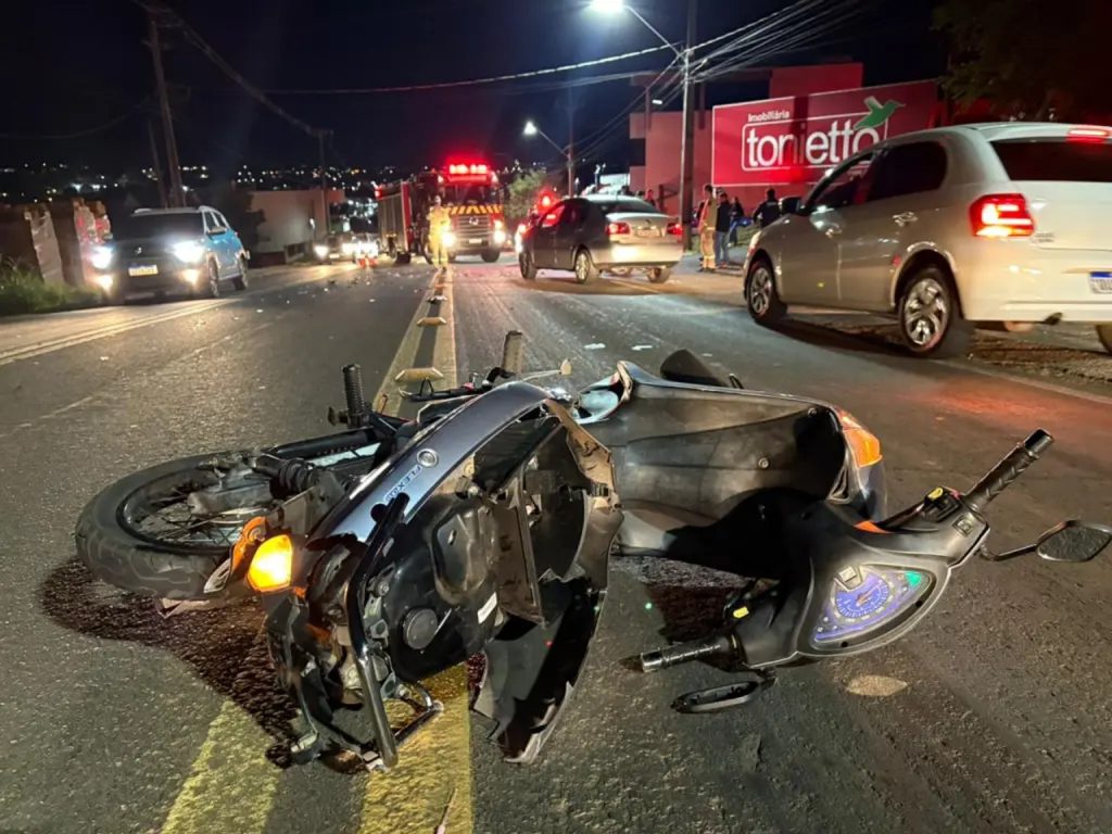 Mãe e filha ficam feridas em acidente na PR-281 em Dois Vizinhos Imagem referente a Mãe e filha ficam feridas em acidente na PR-281 em Dois Vizinhos