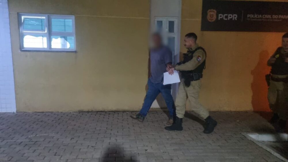 Homem de 55 anos é detido após quase atropelar mulher em Campo Bonito Imagem referente a Homem de 55 anos é detido após quase atropelar mulher em Campo Bonito