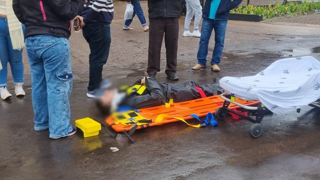 Motociclista fica ferido após colisão no cruzamento das Ruas Rio da Paz e Imigração Imagem referente a Motociclista fica ferido após colisão no cruzamento das Ruas Rio da Paz e Imigração