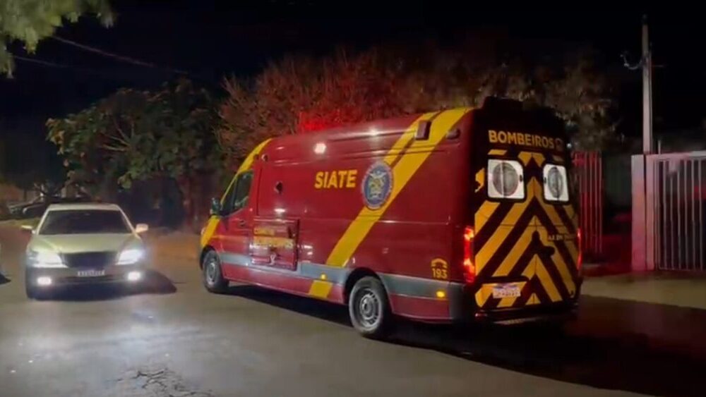 Criança de 4 anos sofre queda de sofá e é socorrida pelo Siate Imagem referente a Criança de 4 anos sofre queda de sofá e é socorrida pelo Siate