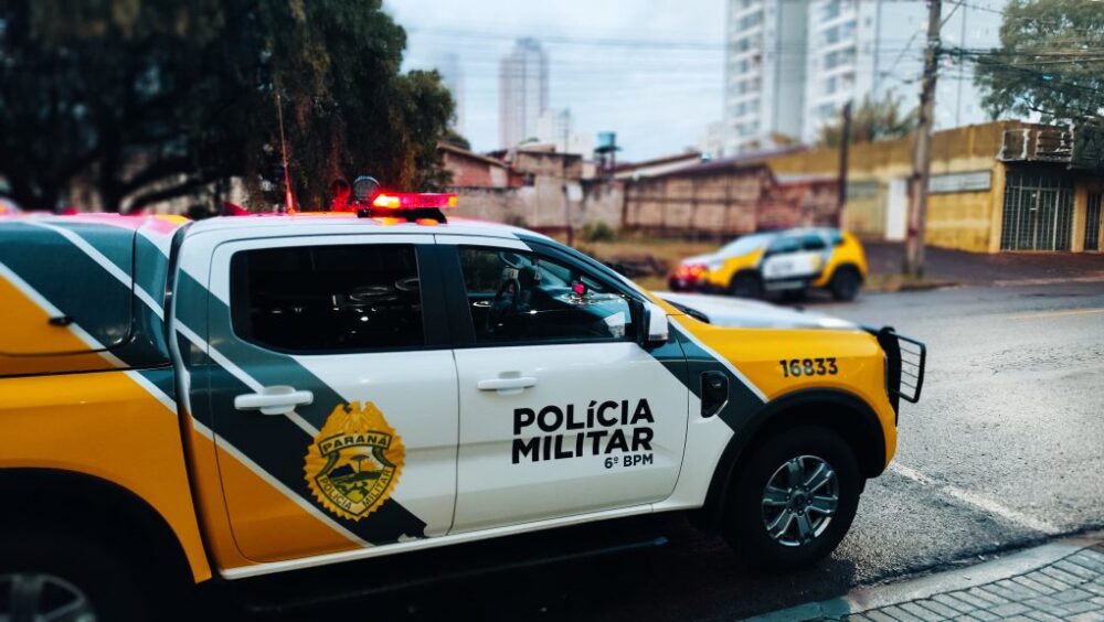 Populares chamam a PM após verem mulher sendo arrastada para dentro de construção Imagem referente a Populares chamam a PM após verem mulher sendo arrastada para dentro de construção