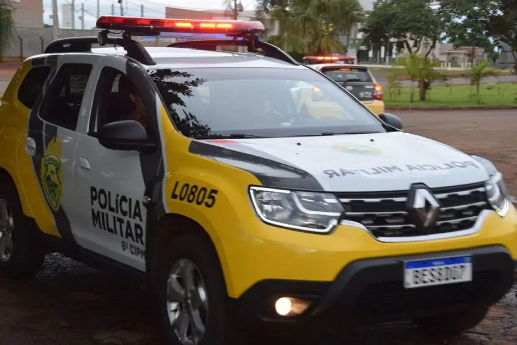 Assaltante rouba celular de mulher no centro de Marechal e foge; polícia busca suspeito Imagem referente a Assaltante rouba celular de mulher no centro de Marechal e foge; polícia busca suspeito