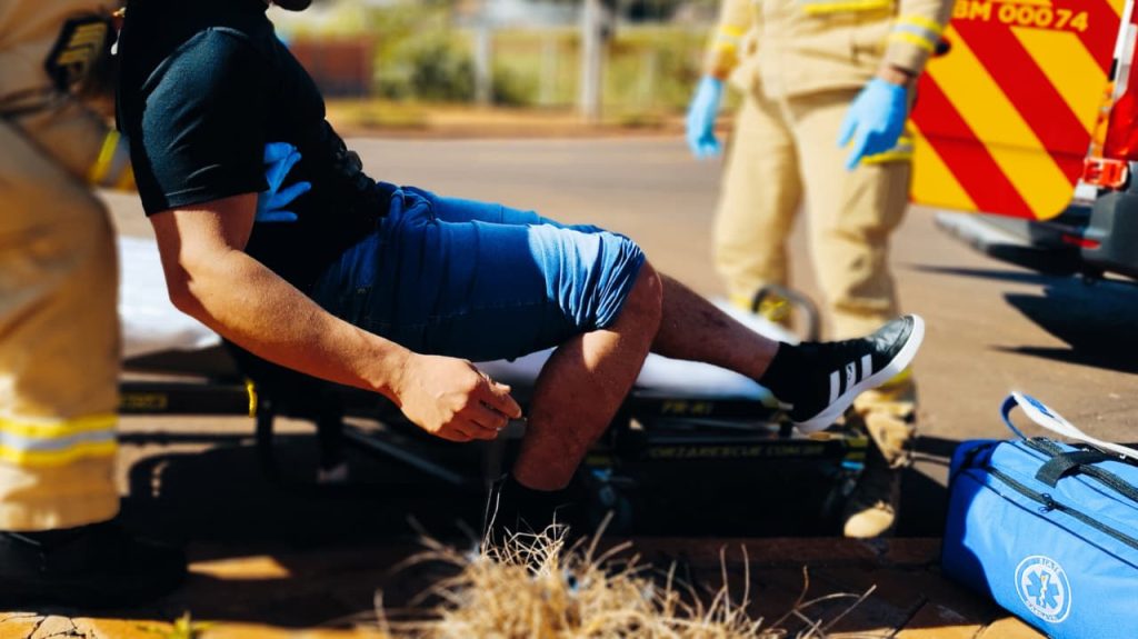 Motociclistas se envolvem em acidente de trânsito no Tarumã Imagem referente a Motociclistas se envolvem em acidente de trânsito no Tarumã