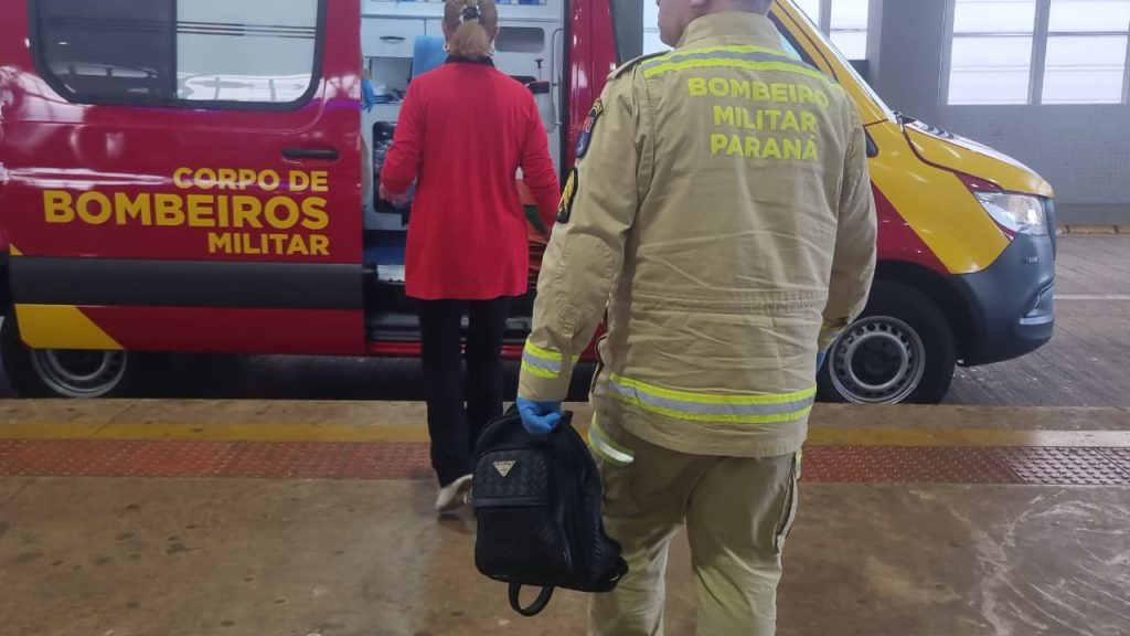 Idosa é socorrida pelo Siate no Terminal Oeste Imagem referente a Idosa é socorrida pelo Siate no Terminal Oeste