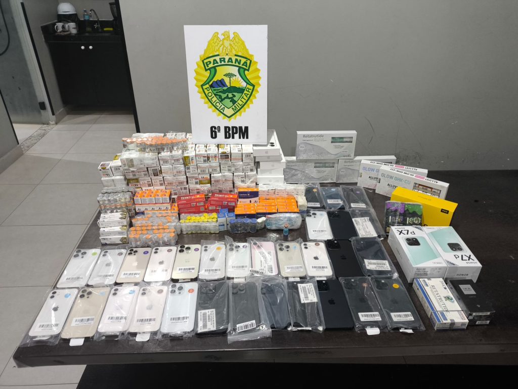 Ônibus é alvo de apreensão milionária de medicamentos escondidos em banheiro Imagem referente a Ônibus é alvo de apreensão milionária de medicamentos escondidos em banheiro