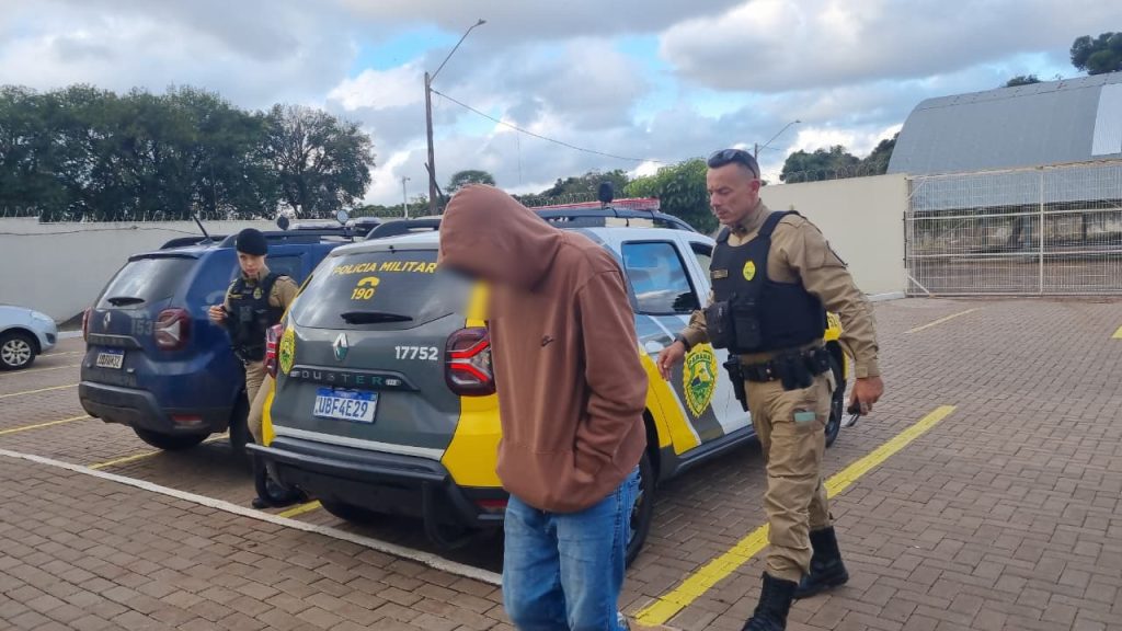 Homem é detido por violência doméstica após quebrar celular de amásia no Interlagos Imagem referente a Homem é detido por violência doméstica após quebrar celular de amásia no Interlagos