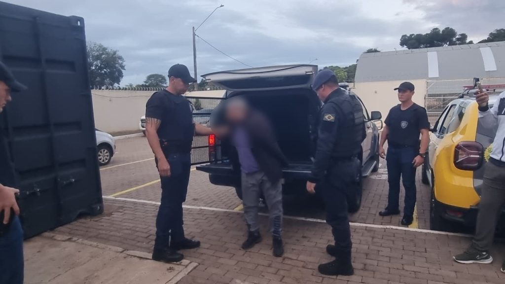 Homem é detido por descumprir medida protetiva no Coqueiral Imagem referente a Homem é detido por descumprir medida protetiva no Coqueiral