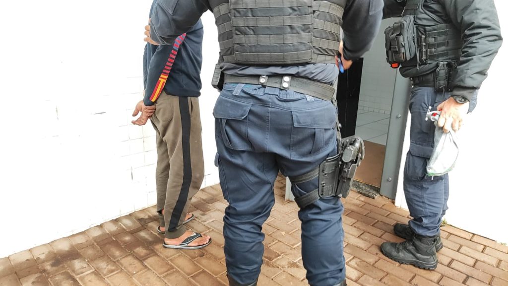 Agressão contra mãe de 94 anos: Homem é preso pela Guarda Municipal no Bairro Alto Alegre Imagem referente a Agressão contra mãe de 94 anos: Homem é preso pela Guarda Municipal no Bairro Alto Alegre