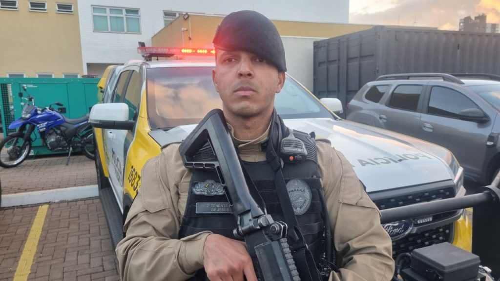 Conforme tenente, irmãos estavam brincando com arma deixada pelo pai que foi preso há certo tempo Imagem referente a Conforme tenente, irmãos estavam brincando com arma deixada pelo pai que foi preso há certo tempo