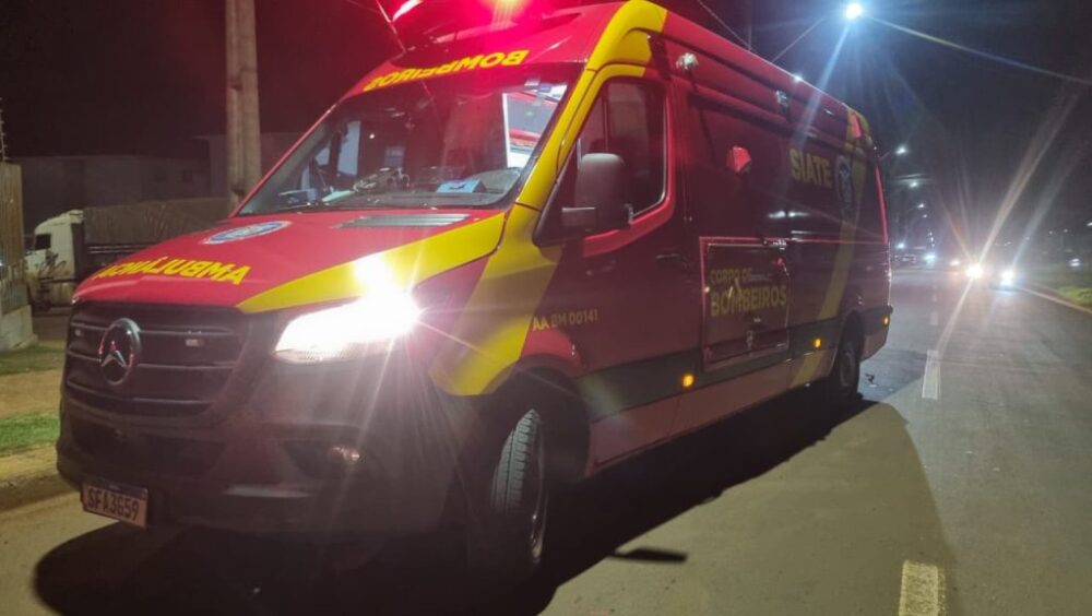 Mulher de 35 anos fica ferida após colisão entre carro e patinete no bairro Riviera Imagem referente a Mulher de 35 anos fica ferida após colisão entre carro e patinete no bairro Riviera