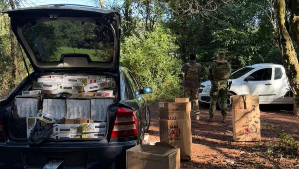 Polícia Federal e BPFRON apreendem carga de cigarros contrabandeados em porto clandestino Imagem referente a Polícia Federal e BPFRON apreendem carga de cigarros contrabandeados em porto clandestino