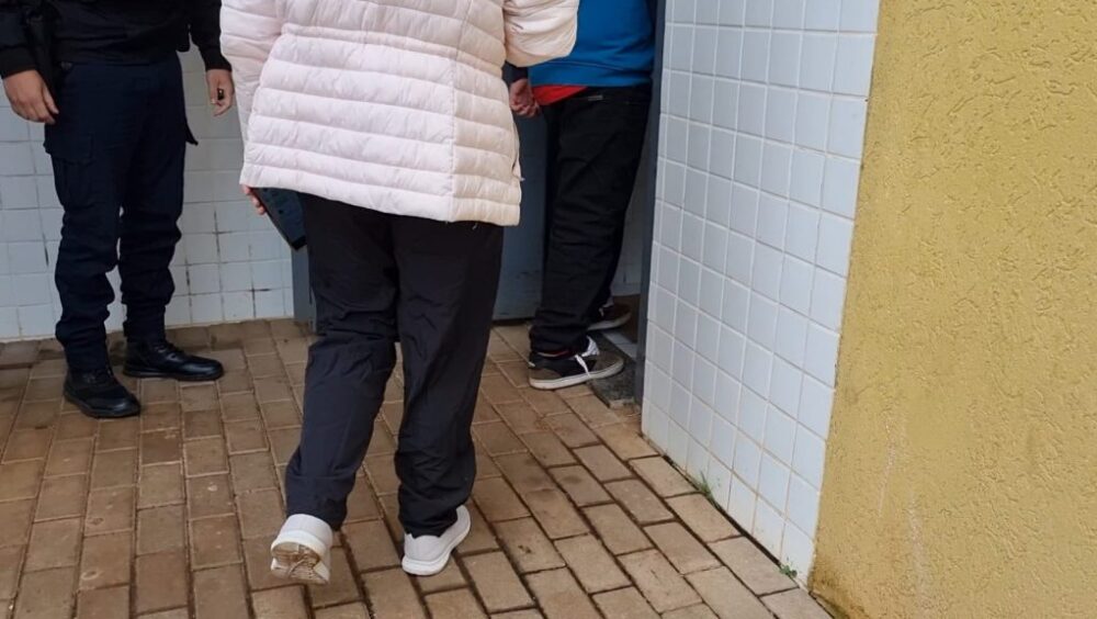 Idosa de 60 anos é detida por furto de mais de R$ 1 mil em supermercado no Centro Imagem referente a Idosa de 60 anos é detida por furto de mais de R$ 1 mil em supermercado no Centro