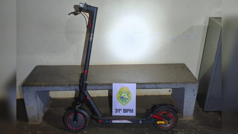 Suspeito invade residência, furta patinete e acaba preso pela Polícia Militar Imagem referente a Suspeito invade residência, furta patinete e acaba preso pela Polícia Militar