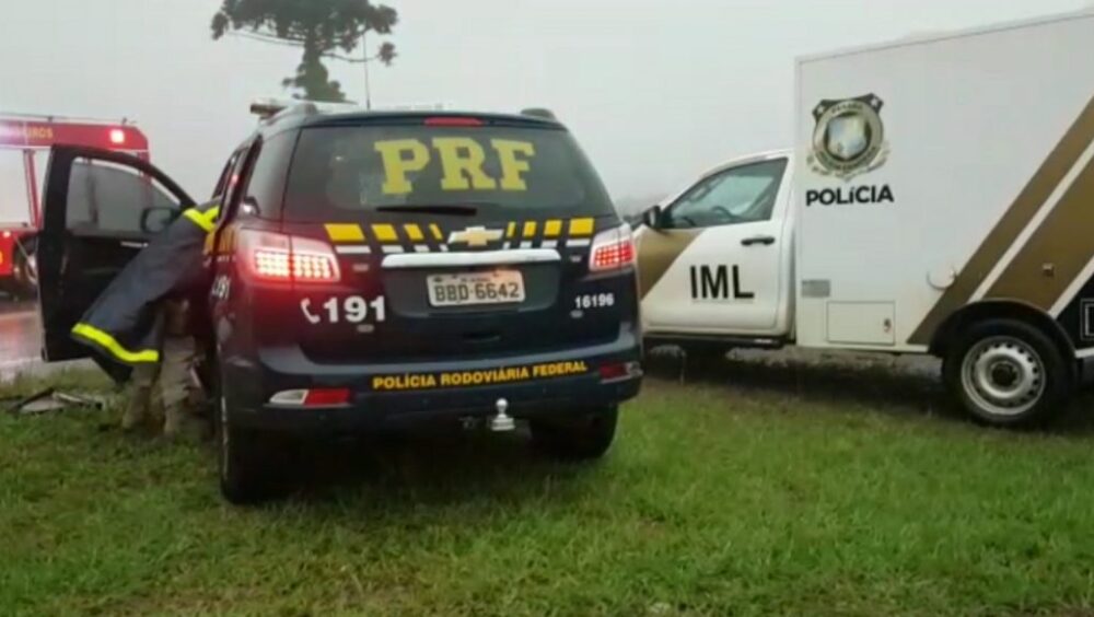 Motorista morre em capotamento de caminhonete na BR-277 em Medianeira Imagem referente a Motorista morre em capotamento de caminhonete na BR-277 em Medianeira