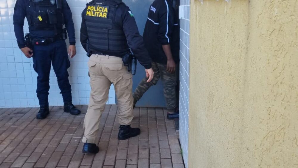 Cansada de sustentar companheiro, mulher pede separação e leva soco no peito Imagem referente a Cansada de sustentar companheiro, mulher pede separação e leva soco no peito
