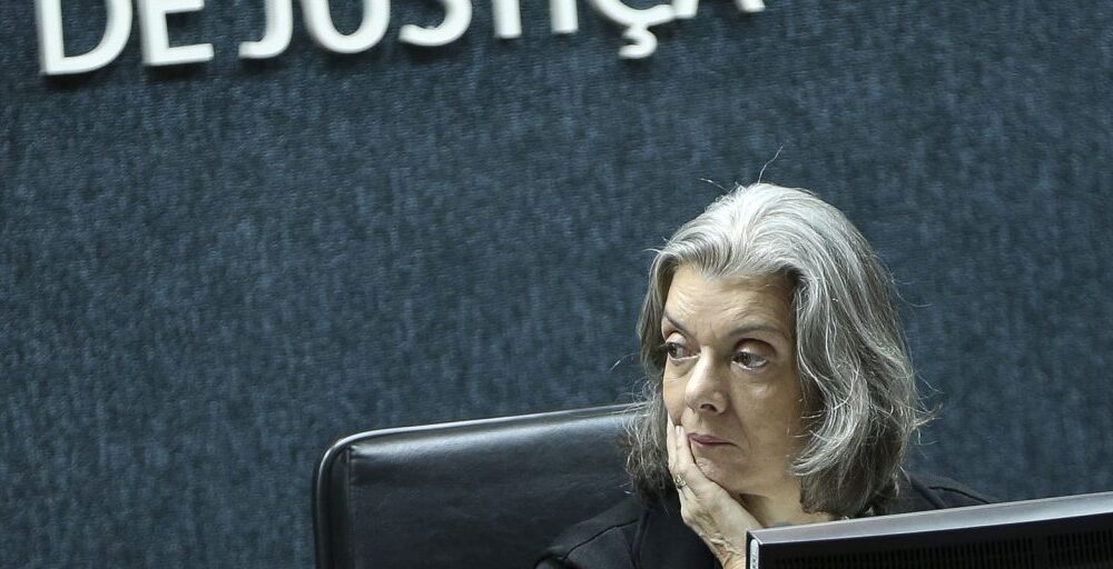 Cármen Lúcia vota por derrubar flexibilização da Lei da Ficha Limpa Imagem referente a Cármen Lúcia vota por derrubar flexibilização da Lei da Ficha Limpa