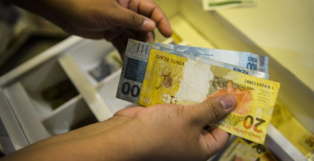 Novo Desenrola renegocia quase R$ 12 bilhões em dívidas Imagem referente a Novo Desenrola renegocia quase R$ 12 bilhões em dívidas