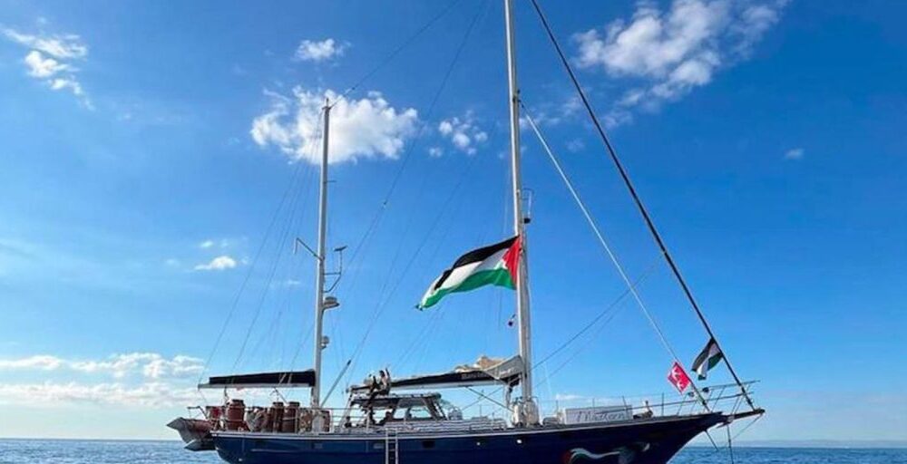 Três brasileiras da flotilha rumo a Gaza são detidas por Israel Imagem referente a Três brasileiras da flotilha rumo a Gaza são detidas por Israel