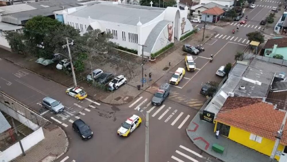 Imagens aéreas mostram início da operação da PM contra tráfico , homicídios e roubos em Cascavel Imagem referente a Imagens aéreas mostram início da operação da PM contra tráfico , homicídios e roubos em Cascavel