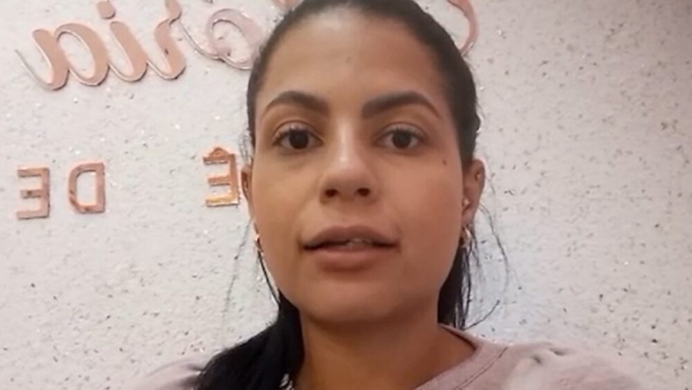 “Ele me seguiu para me intimidar”, diz vítima de ‘golpista das semijoias’ em depoimento à polícia Imagem referente a “Ele me seguiu para me intimidar”, diz vítima de ‘golpista das semijoias’ em depoimento à polícia