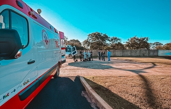 Jovem de 19 anos é transferido de helicóptero de Toledo para Londrina após acidente Imagem referente a Jovem de 19 anos é transferido de helicóptero de Toledo para Londrina após acidente