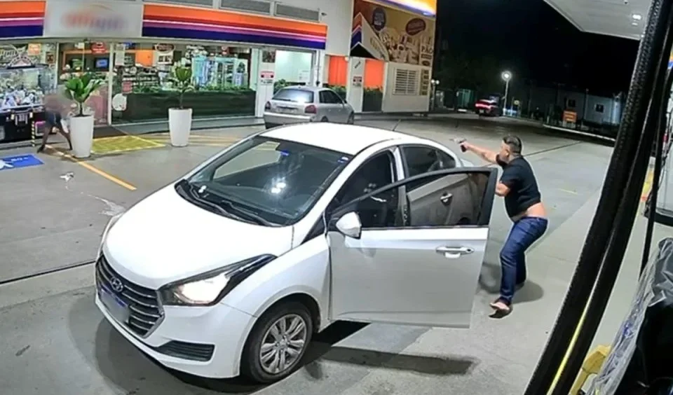 Homem que atirou em policial e frentista na CIC é preso em Santa Catarina após força-tarefa Imagem referente a Homem que atirou em policial e frentista na CIC é preso em Santa Catarina após força-tarefa
