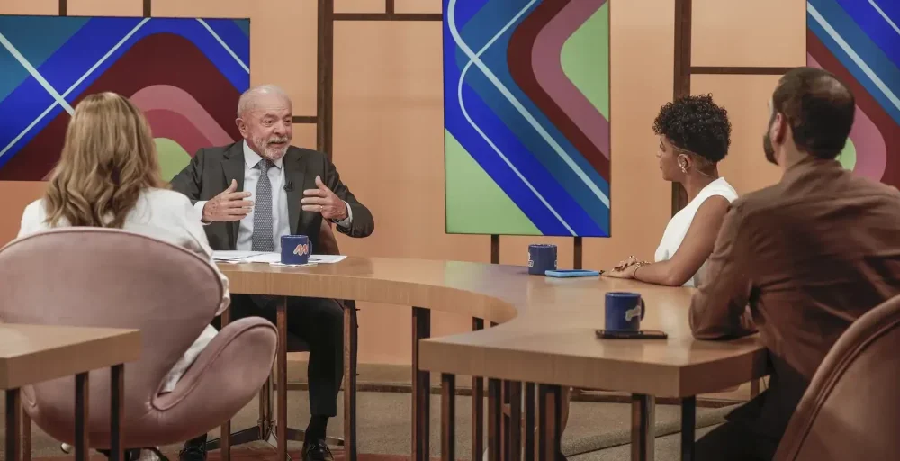 “Vamos ver quem é quem”, diz Lula sobre redução da jornada de trabalho Imagem referente a “Vamos ver quem é quem”, diz Lula sobre redução da jornada de trabalho