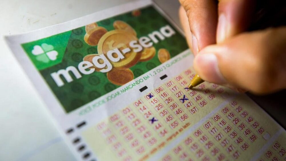 Contagem regressiva: Mega-Sena histórica sorteia R$ 300 milhões às 11h Imagem referente a Contagem regressiva: Mega-Sena histórica sorteia R$ 300 milhões às 11h