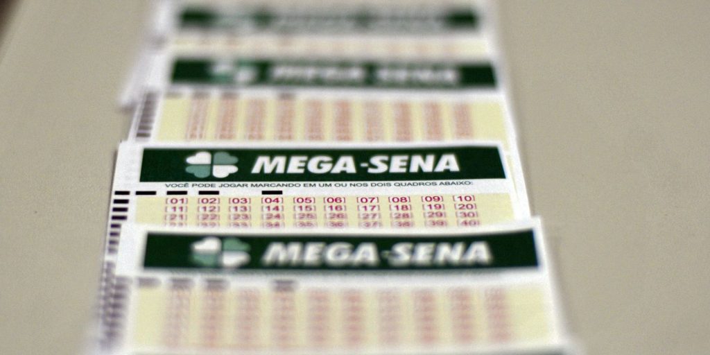 Mega-sena acumula e próximo prêmio será de R$ 300 milhões Imagem referente a Mega-sena acumula e próximo prêmio será de R$ 300 milhões
