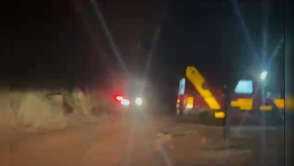 Atualização: Bombeiros continuam buscas após relato queda de aeronave em Foz Imagem referente a Atualização: Bombeiros continuam buscas após relato queda de aeronave em Foz