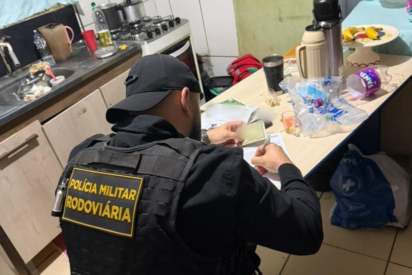 Operação Rové desmantela quadrilha de tráfico, armas e roubos em Umuarama Imagem referente a Operação Rové desmantela quadrilha de tráfico, armas e roubos em Umuarama