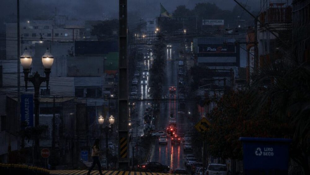 Polícia Civil apura acidente fatal envolvendo carro e moto no Fraron em Pato Branco Imagem referente a Polícia Civil apura acidente fatal envolvendo carro e moto no Fraron em Pato Branco