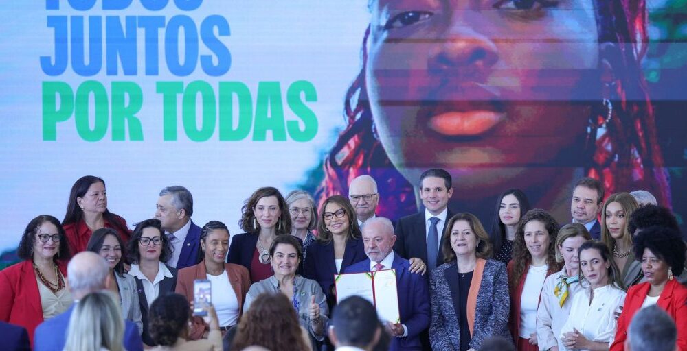 Novas medidas do governo reforçam proteção das mulheres na internet Imagem referente a Novas medidas do governo reforçam proteção das mulheres na internet