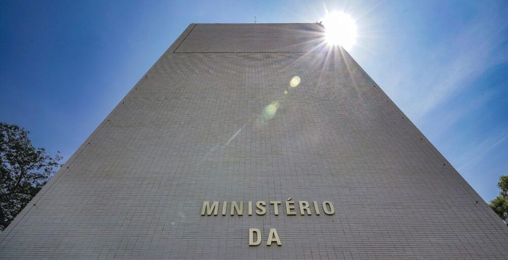 Governo bloqueia R$ 22,1 bi do Orçamento de 2026 Imagem referente a Governo bloqueia R$ 22,1 bi do Orçamento de 2026
