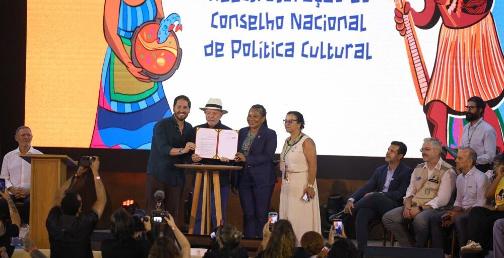 Lula anuncia ações para fortalecer culturas tradicionais e populares Imagem referente a Lula anuncia ações para fortalecer culturas tradicionais e populares